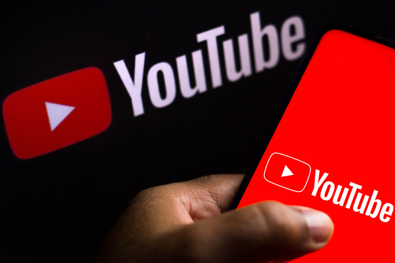 BRAZIL - 2021/08/27: In this photo illustration the YouTube logo seen displayed on a smartphone. (Photo Illustration by Rafael Henrique/SOPA Images/LightRocket via Getty Images)