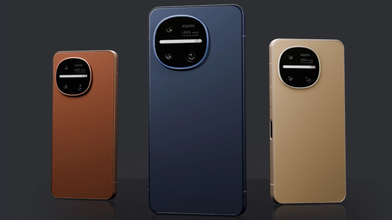 Product picture of Sharp AQUOS R11 in three colors: terracotta, navy, ivory.