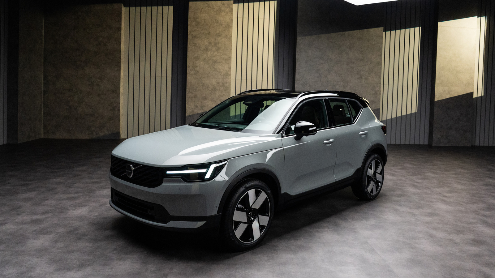 https://www.engadget.com/img/gallery/2028-volvo-xc40-first-look-hello-new-tech-goodbye-ev/l-intro-1788868210.jpg