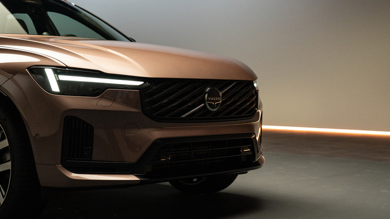 An improved sensor package helps the XC60's safety capabilities.