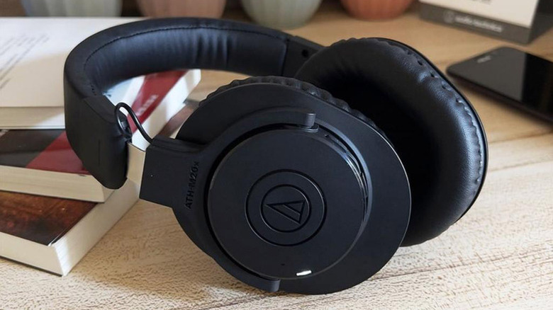 Audio-Technica ATH-M20xBT.