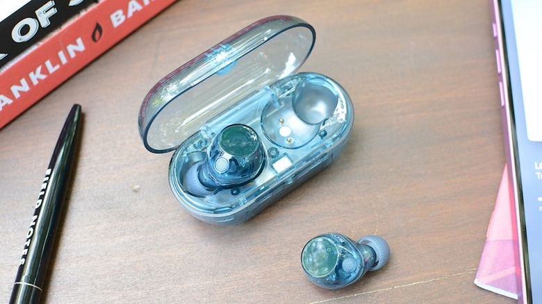 Sony WF-C710N earbuds and case.
