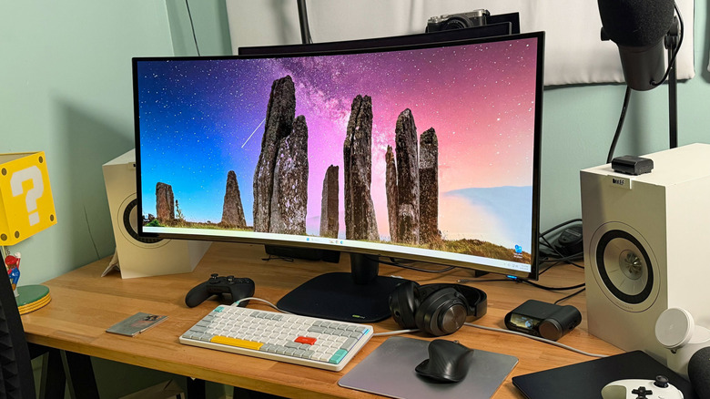 The Alienware 39 5K on a desk.