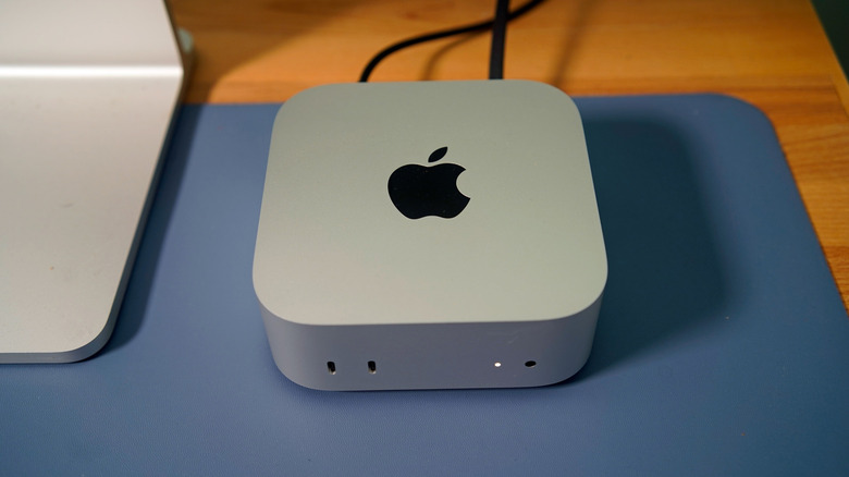 Apple's Mac mini M6.