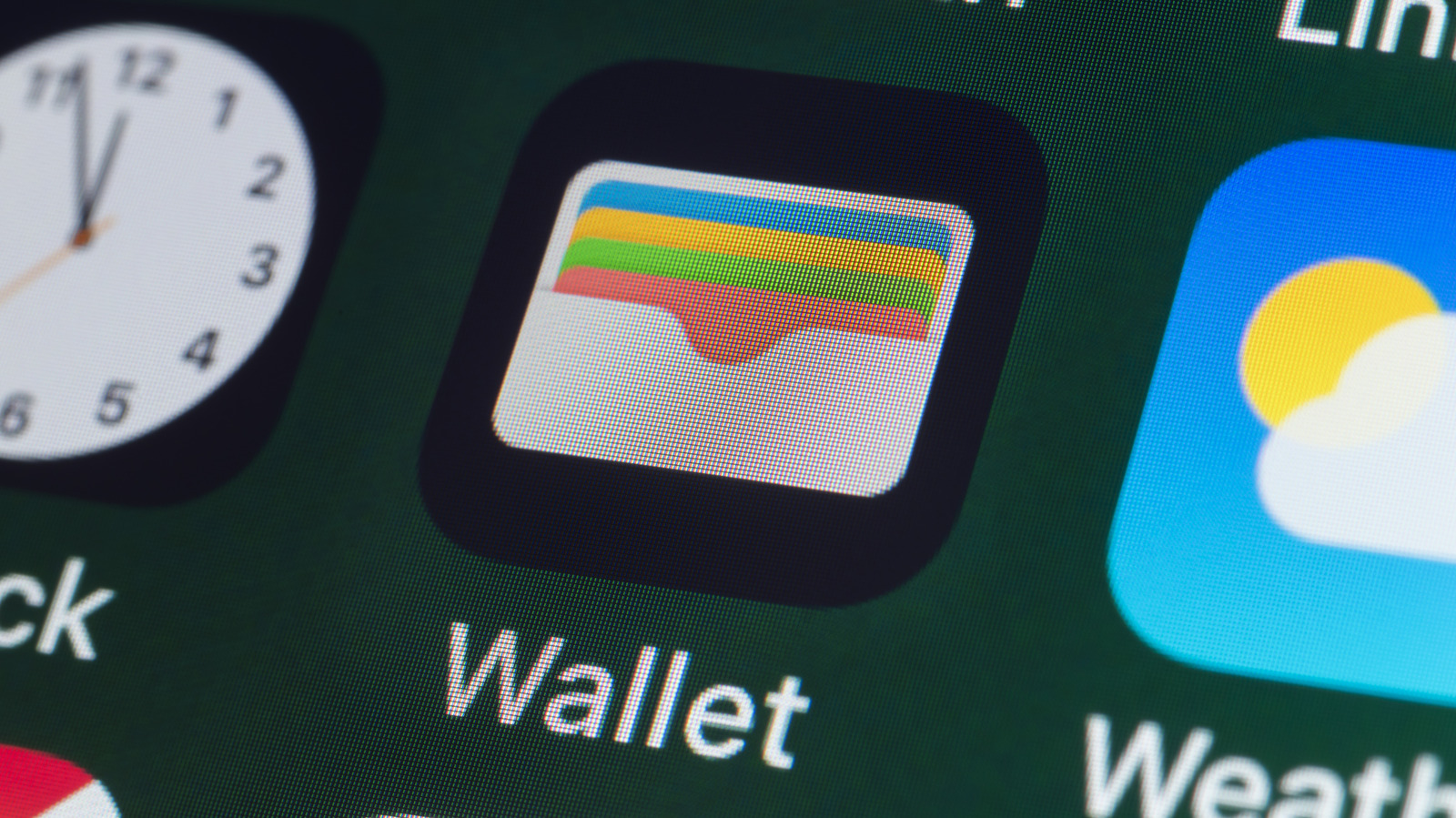 https://www.engadget.com/img/gallery/apple-wallet-vs-google-wallet-what-are-the-differences-between-them/l-intro-1788989328.jpg
