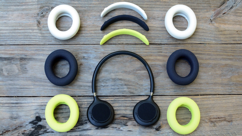 Beats 360 headphones and three sets of cushions.