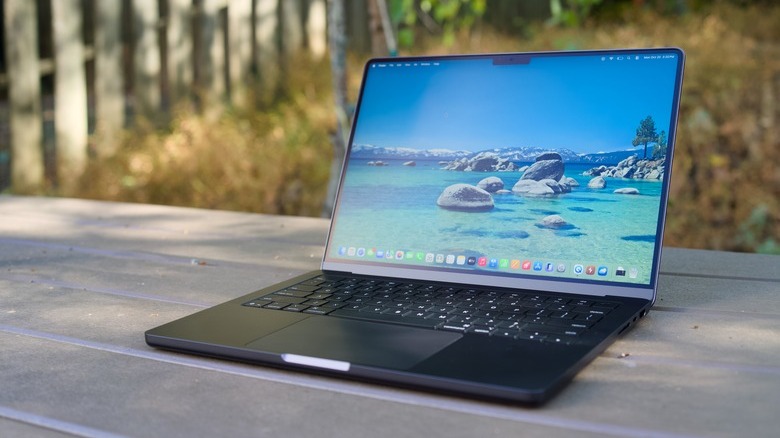 Apple MacBook Pro M5.