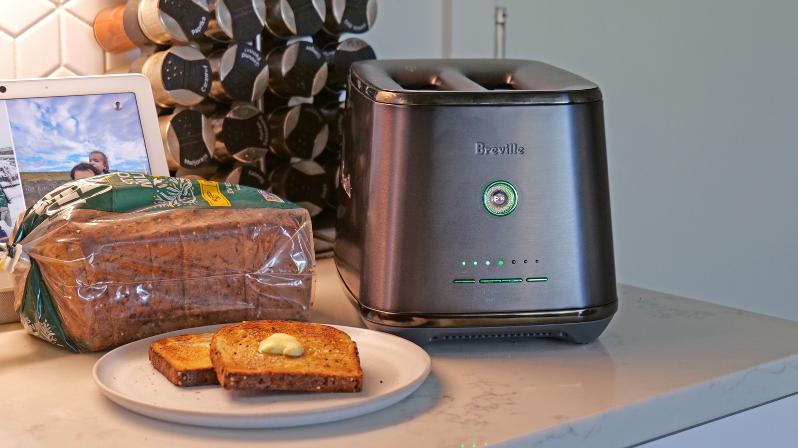 https://www.engadget.com/img/gallery/breville-eye-q-toaster-review-a-toaster-with-a-vision/l-intro-1789499008.jpg