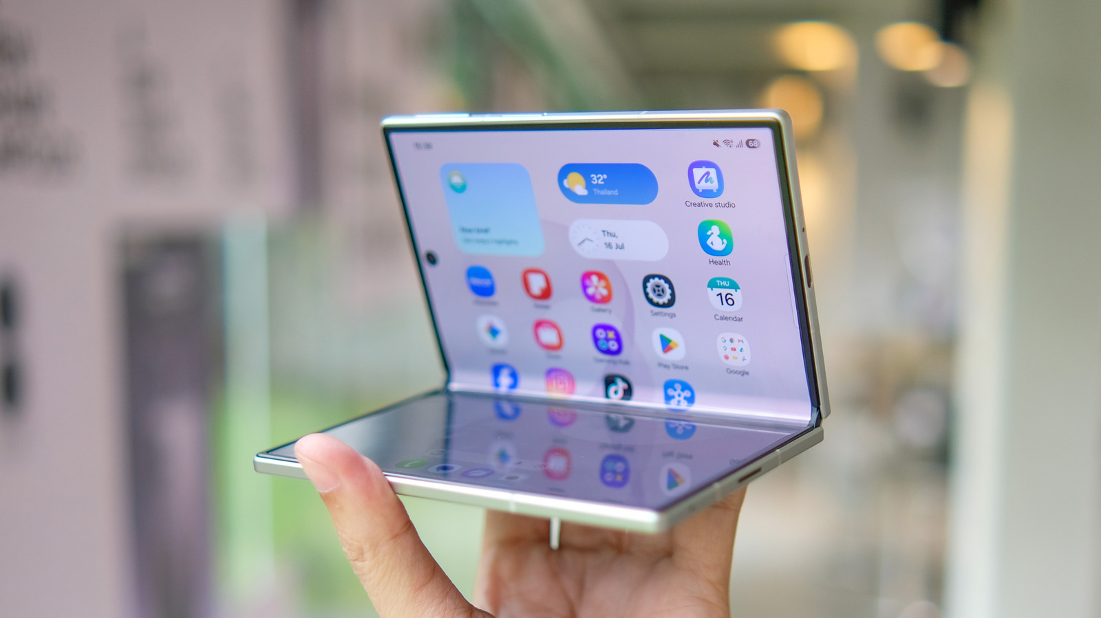 Can you use a screen protector with your foldable phone?