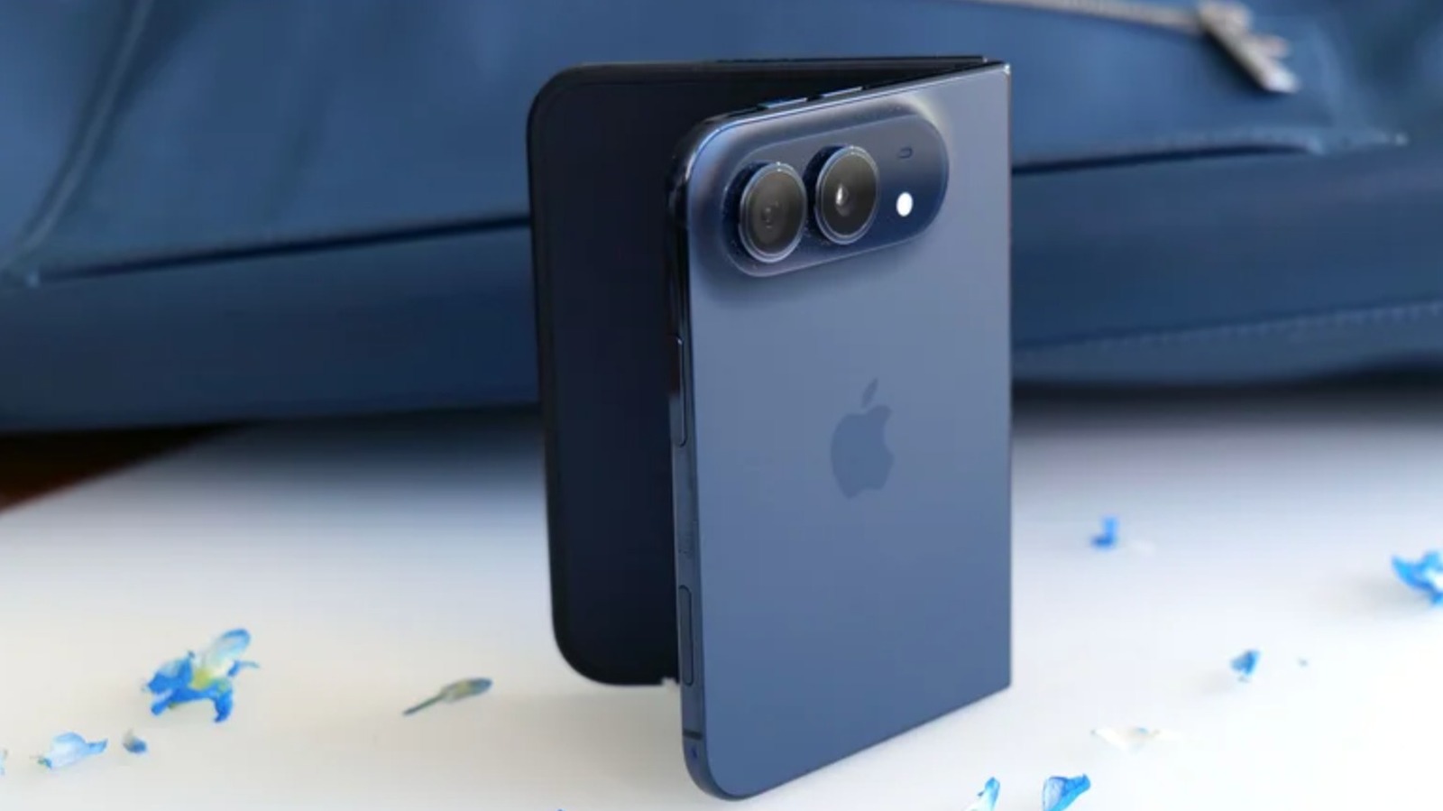 https://www.engadget.com/img/gallery/follow-up-iphone-duo-prototypes-trial-faceid-instead-of-touchid/l-intro-1792677641.jpg