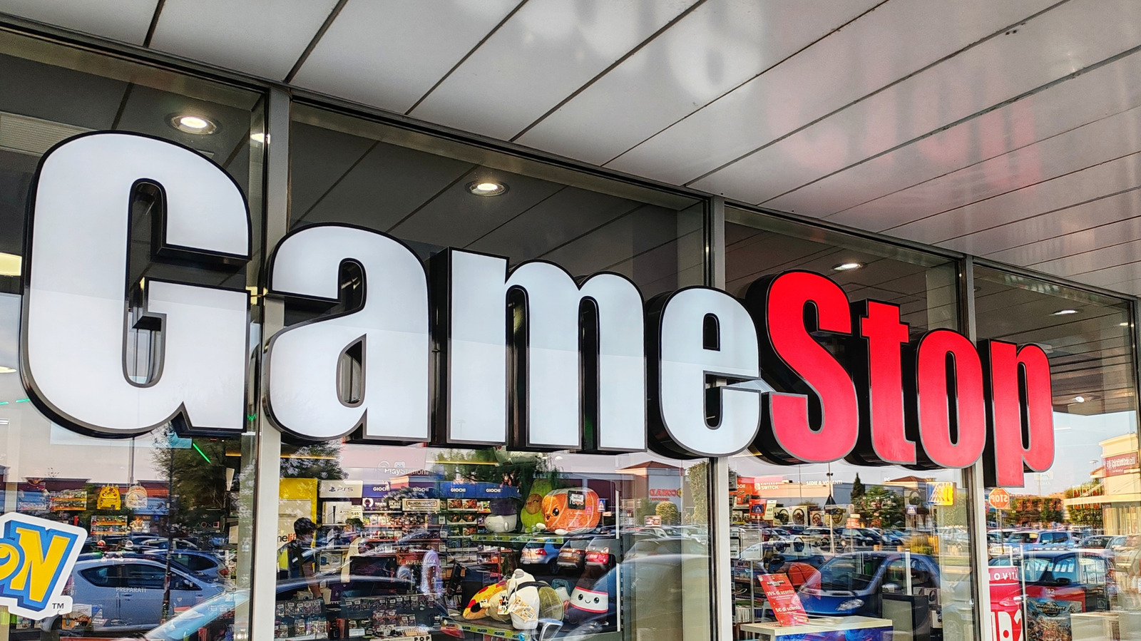 GameStop is reportedly preparing an offer to buy eBay