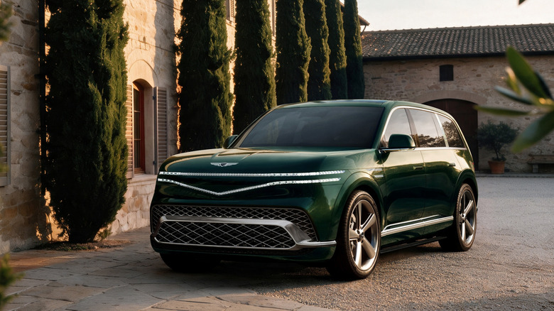 The Genesis' 2027 GV90 NeoLun shown in green from the front
