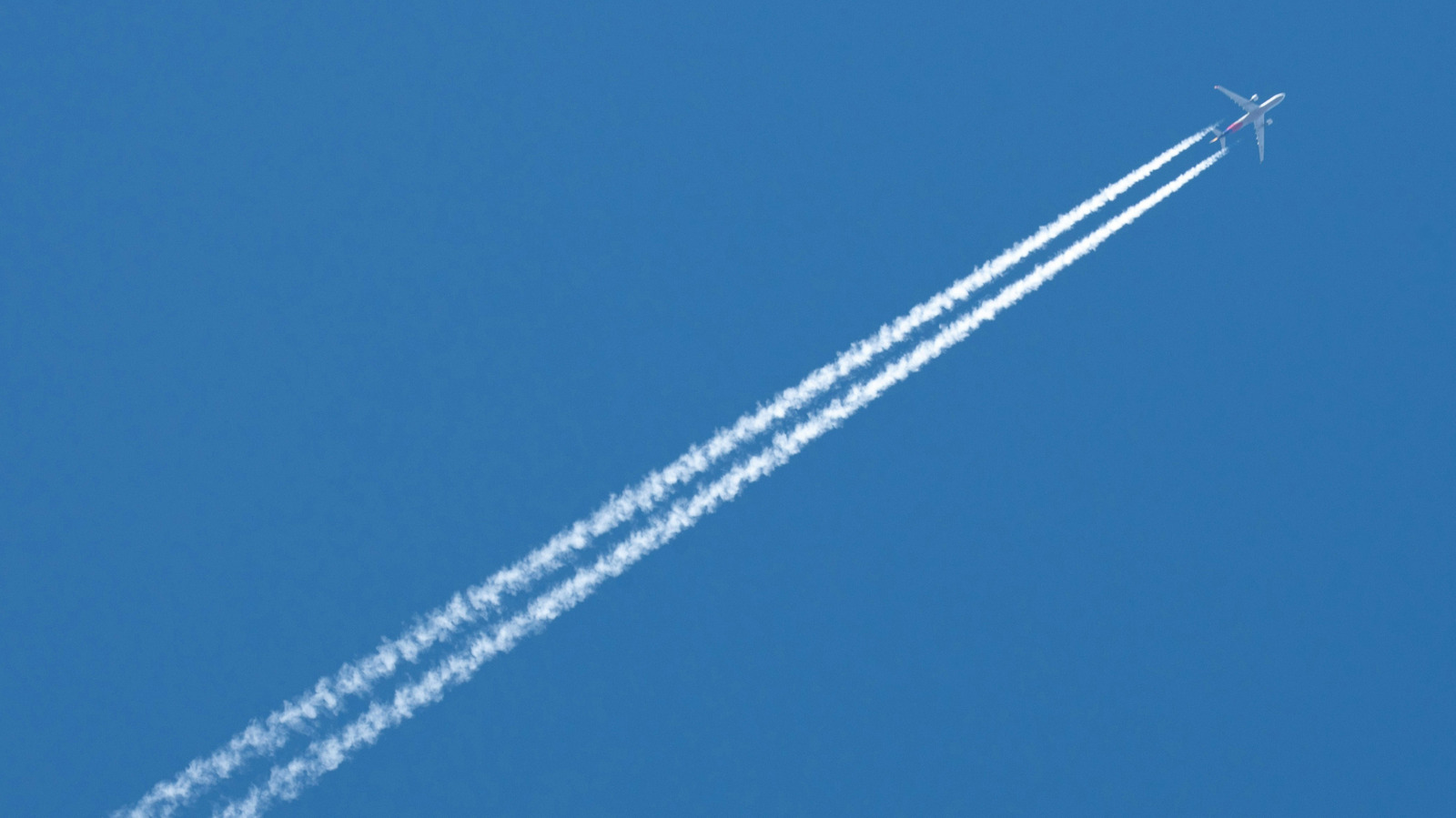 Google is trying to solve contrails with AI