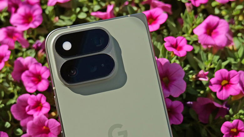 For 2026, the Pixel 11 Pro Fold features a new 48MP main camera sensor.
