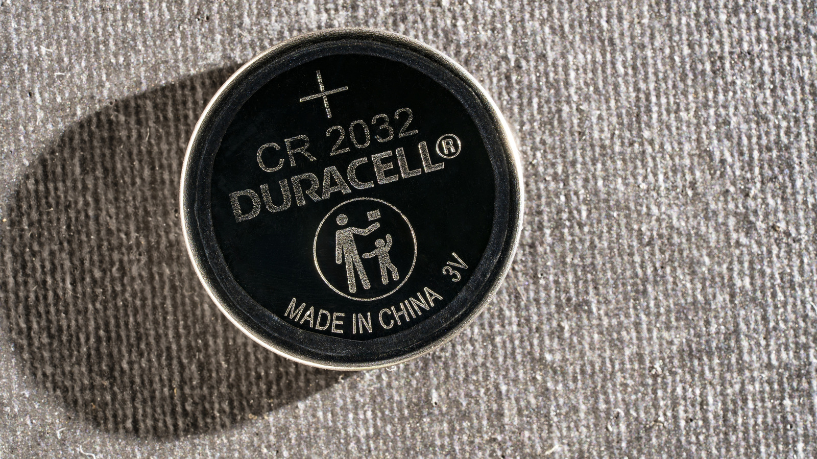 https://www.engadget.com/img/gallery/heres-how-to-test-a-cr2032-battery-to-see-if-its-good/l-intro-1792489885.jpg