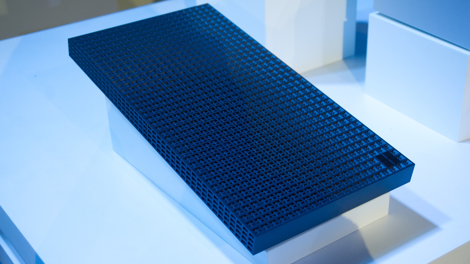 https://www.engadget.com/img/gallery/heres-what-the-dollar6000-surface-rtx-spark-dev-box-looks-like/l-intro-1791403592.jpg