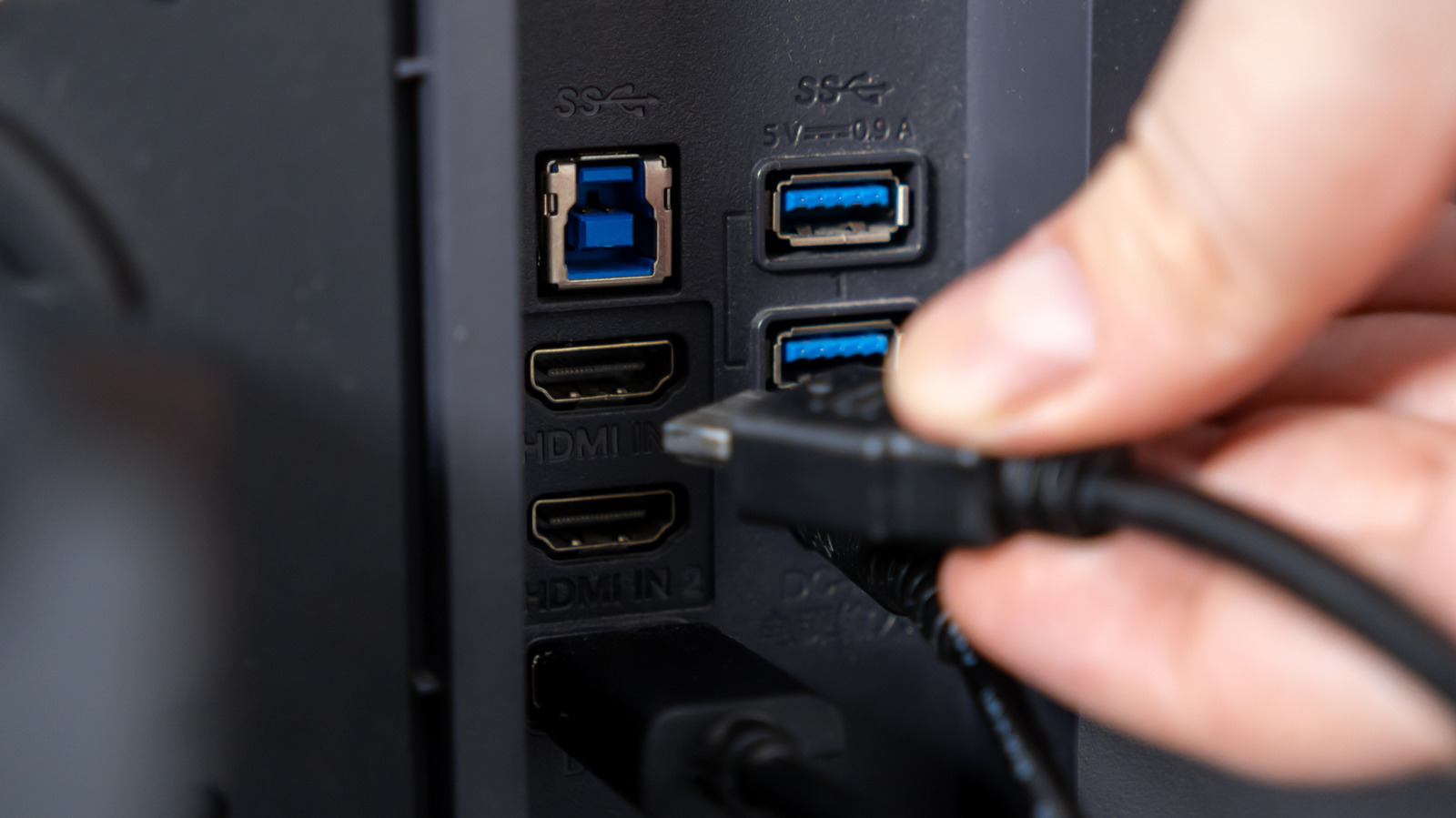 https://www.engadget.com/img/gallery/heres-why-some-monitors-have-two-usb-ports-and-the-best-ways-to-use-them/l-intro-1789412490.jpg