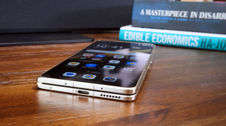 Image of the Honor Magic V6