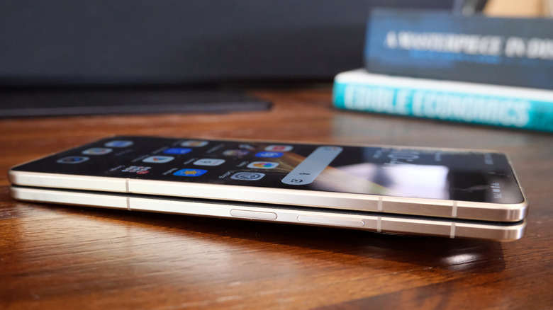 Image of the Honor Magic V6