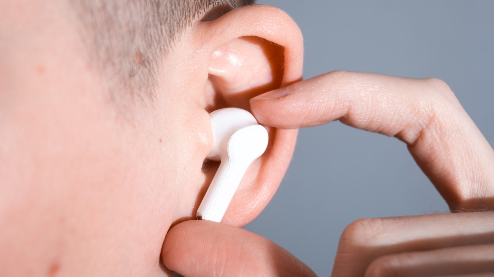 How do translation earbuds actually work?