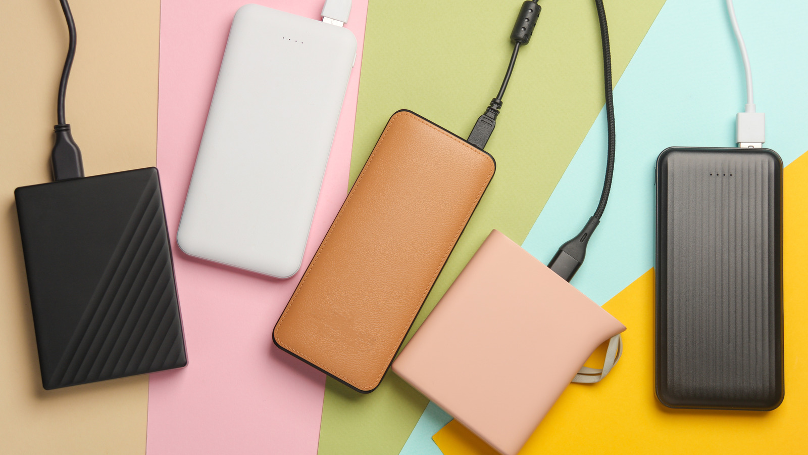 How long will a 20,000 mAh power bank typically last?