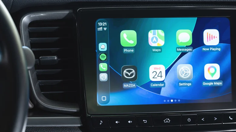 CarPlay Home Screen with the Google Maps icon on it along with various other apps.