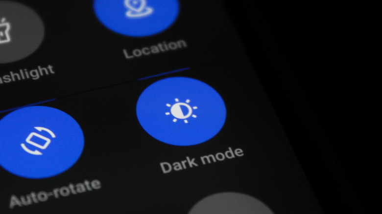 Dark mode feature on Android phone.