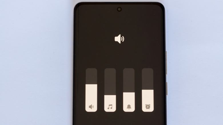 Android expanded volume menu showing alarm slider.