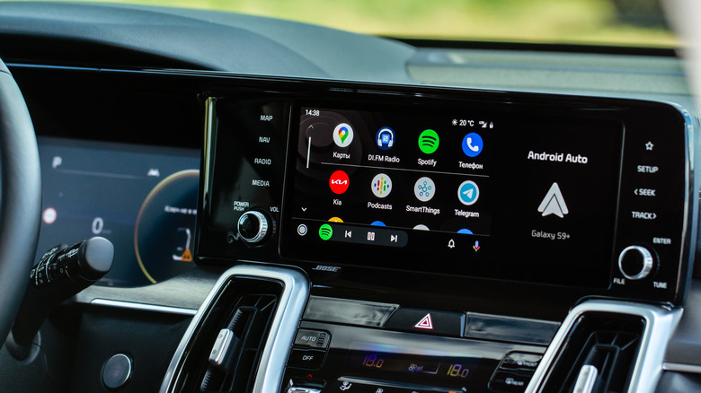 Android Auto features on car display