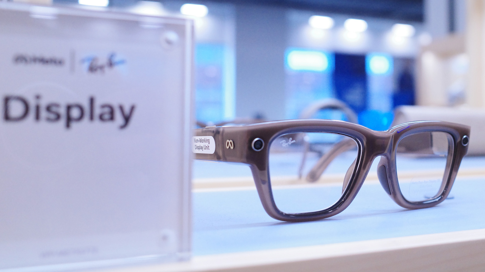 https://www.engadget.com/img/gallery/how-to-use-meta-display-glasses-while-driving-with-the-audio-only-feature/l-intro-1788885789.jpg