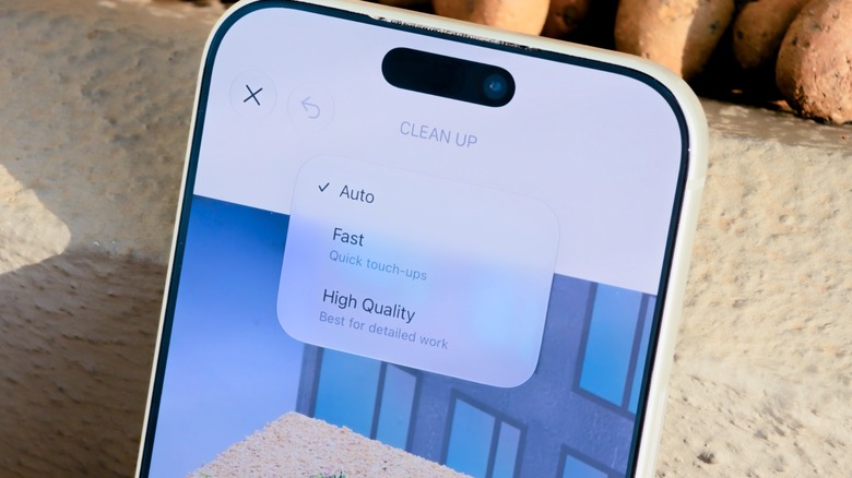 Choosing between Fast and High Quality for Clean Up in iOS 27 Photos.