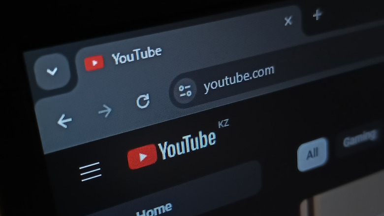 YouTube open in web browser