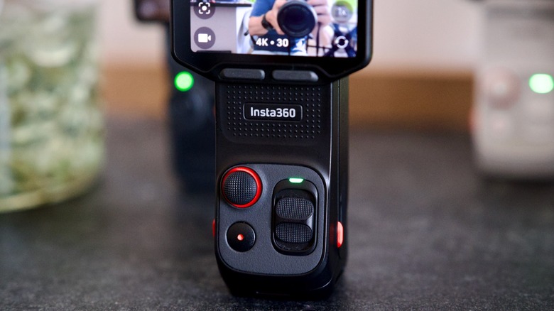 Insta360 Luna Pro.
