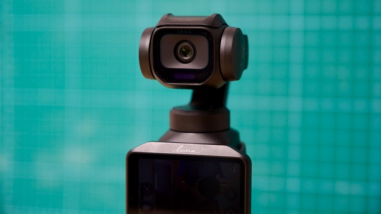 Insta360 Luna Pro.