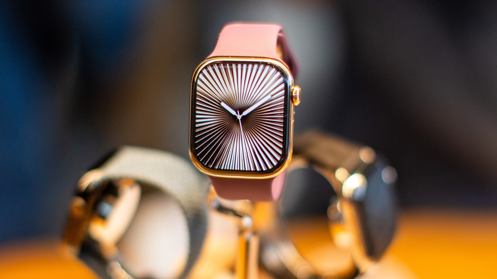 It's time you realized the usefulness of the smartwatch flashlight feature