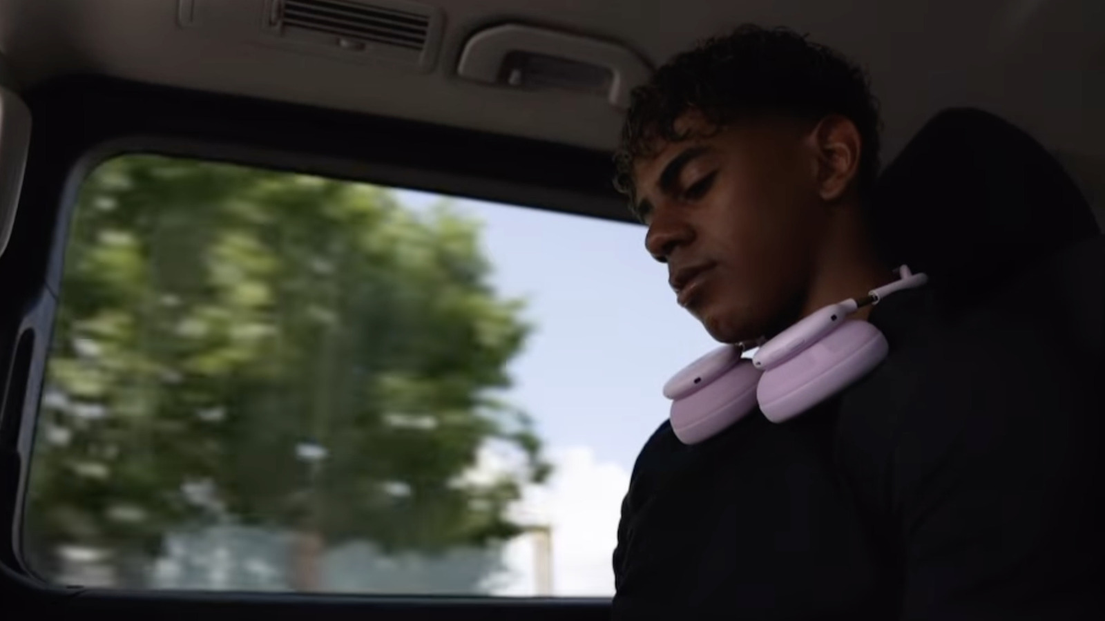 Lamine Yamal shares pictures teasing the new Beats headphones on the way