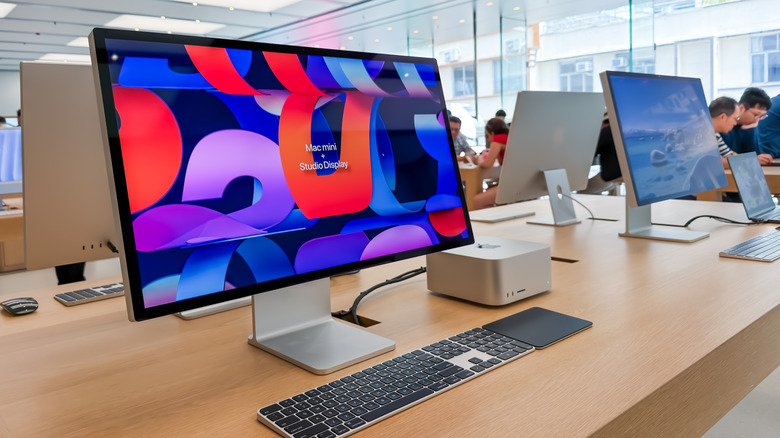 The Mac Studio hooked up to a Studio Display at an Apple Store.