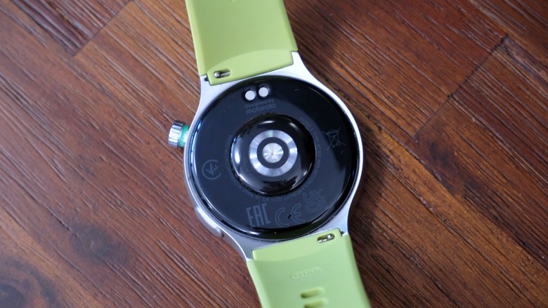 Image of the underside of the Moto Watch (2026)