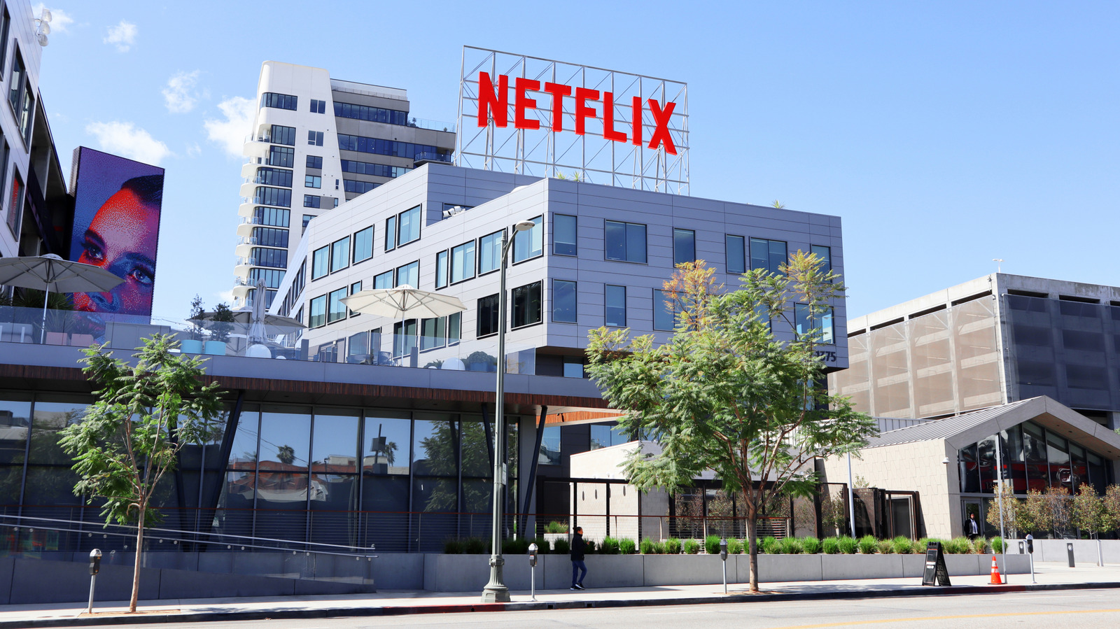 Netflix to lay off roughly 1,000 employees in biggest round of job cuts since 2022