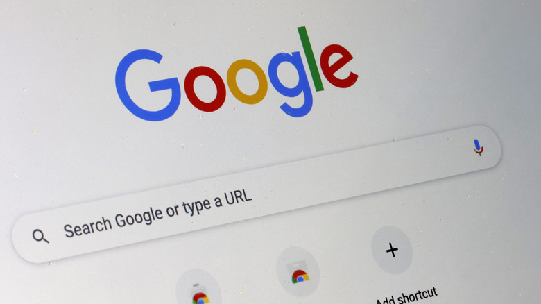 Как включить темную тему в Google Docs на компьютере Главная страница Google Chrome на экране компьютера