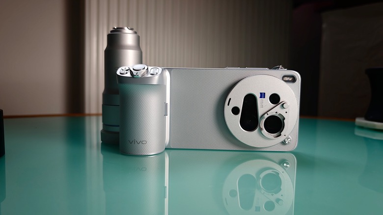 Vivo X300 Ultra with camera grip.
