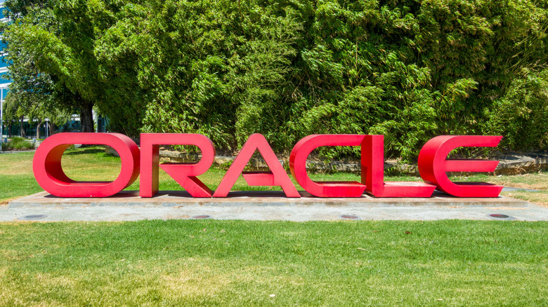 Oracle logo