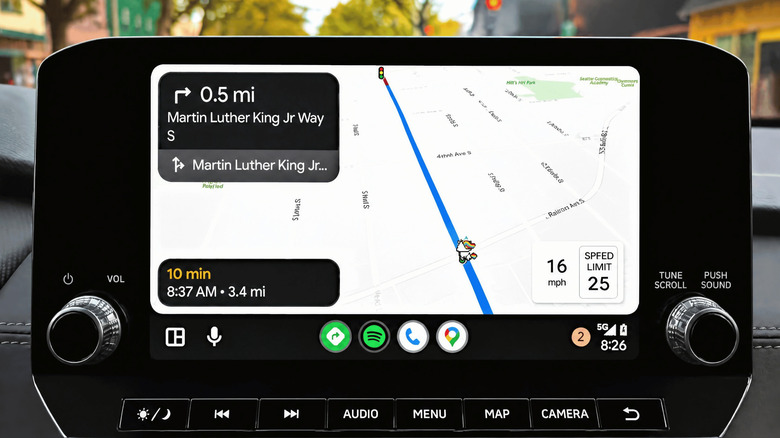 Сервис MapQuest добавил поддержку Android Auto в рамках бета-тестирования Интерфейс навигации MapQuest на дисплее Android Auto