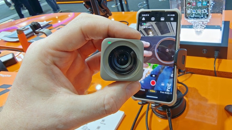 RugOne's Xsnap 7 Pro with a detachable action cam, removed.