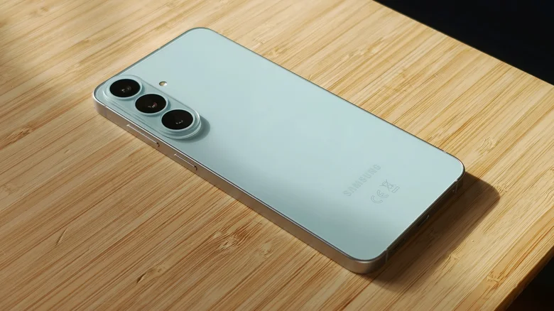 Cameras match flagships but deliver less