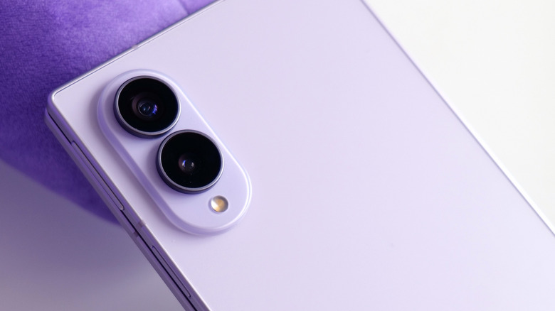 Unlike nan Ultra, nan guidelines Z Fold 8 only has 2 rear cameras.