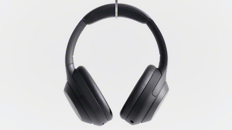 Sony WH-1000XM4C.