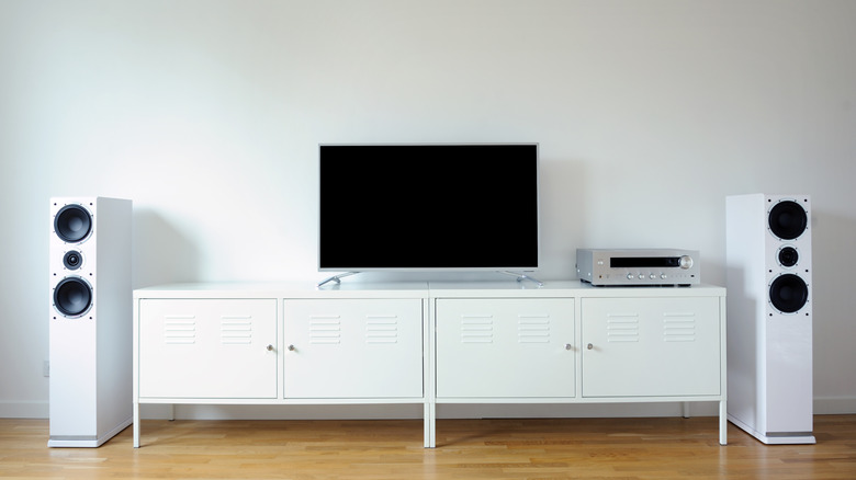 A 2.0 home theater setup