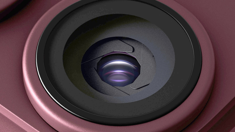 Close up of Apple iPhone 18 Pro and Pro MAx cameras showing the variable aperture