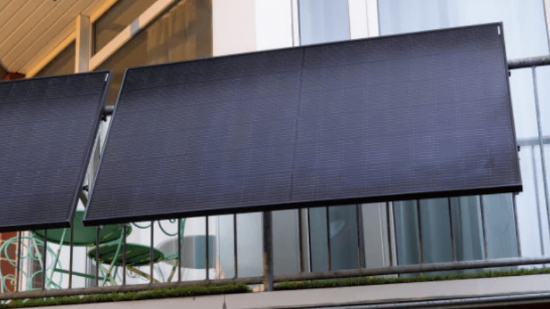 Image of balcony-mounted solar panels